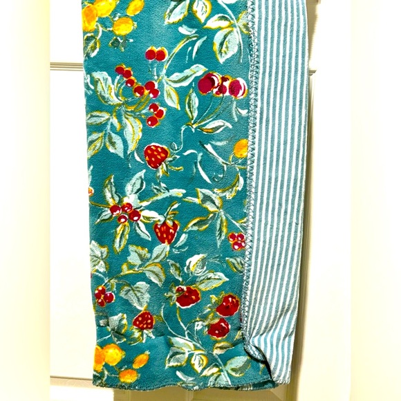 LAURA ASHLEY Oversized Reversible Cambrian Berries Zoe Coco Throw - Deep Fern - Picture 3 of 8